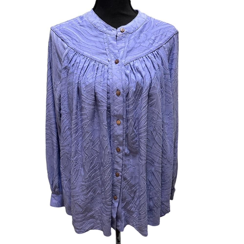 Free People‎ Floral Outlined Flowy Lavender Button Front Shirt Size XS